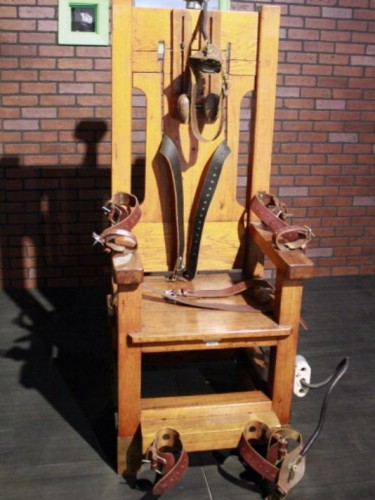 1400754635000-electric-chair