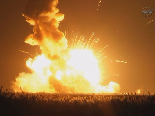 635501195502760008-1028-rocket-explosion